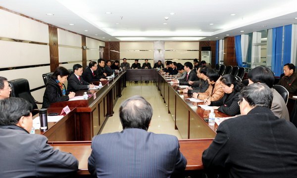 校党委召集院系设置调整有关干部任职前集体谈话