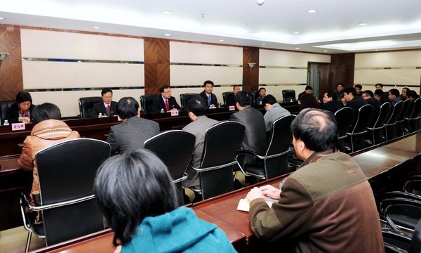 校党委召集院系设置调整有关干部任职前集体谈话