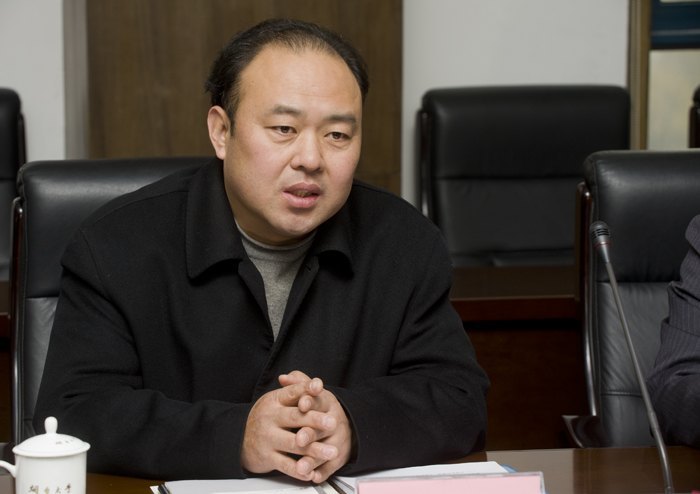 省教育厅专家来烟台大学检查评估军事理论课教学工作