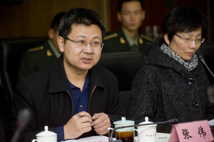 省教育厅专家来烟台大学检查评估军事理论课教学工作