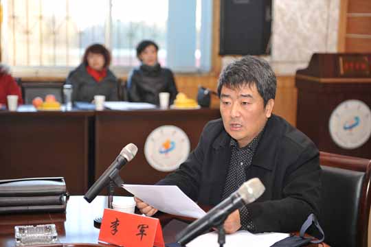 ɽ��ʡ�½�����ԺУ��ѧ���ֻ��ڽ���ѧԺ�ٿ�