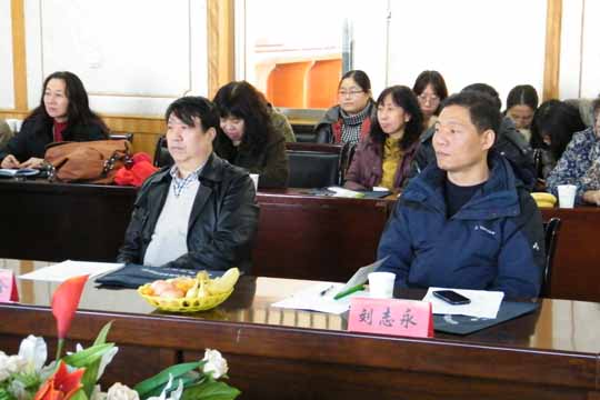 ɽ��ʡ�½�����ԺУ��ѧ���ֻ��ڽ���ѧԺ�ٿ�