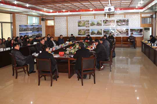 ɽ��ʡ�½�����ԺУ��ѧ���ֻ��ڽ���ѧԺ�ٿ�