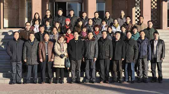 ɽ��ʡ�½�����ԺУ��ѧ���ֻ��ڽ���ѧԺ�ٿ�