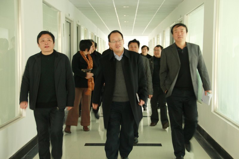 何伟军校长一行来三峡大学科技学院进行调研