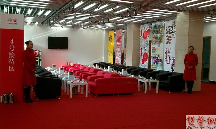 设计学院圆满完成百年校庆校园景观布置工作