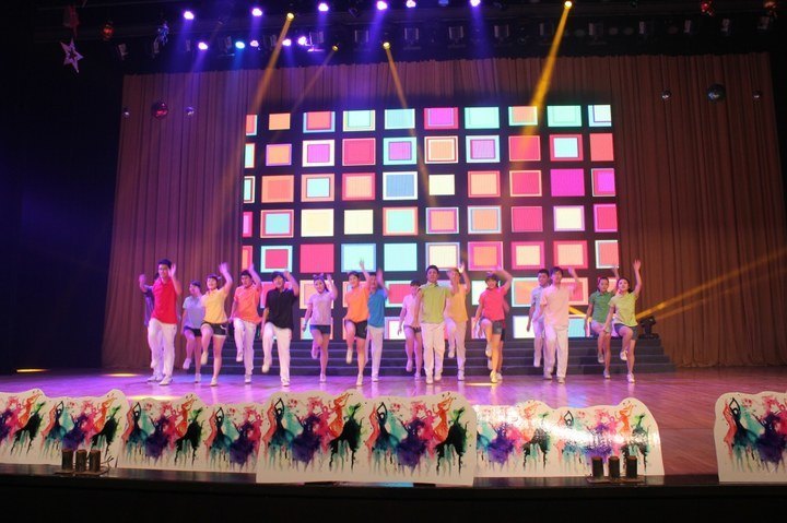 金陵学院举行“青春,在这里”2012年迎新晚会