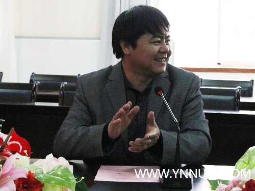 云南师范大学商学院举行2012年特困生寒冬补助发放仪式