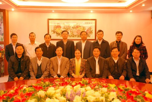 邓艳葵副院长率队赴防城港市看望校友