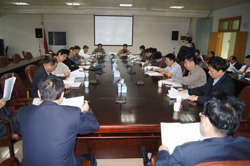 �㶫ʯ�ͻ���ѧԺ�ٿ��̴��᳣��ίԱ�������������ѧУ��Ч���ʸĸ���䷽��