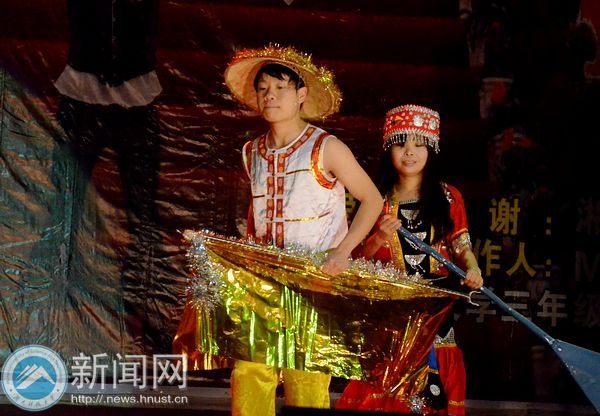 寓教于乐 外教Mindia用艺术演绎人生