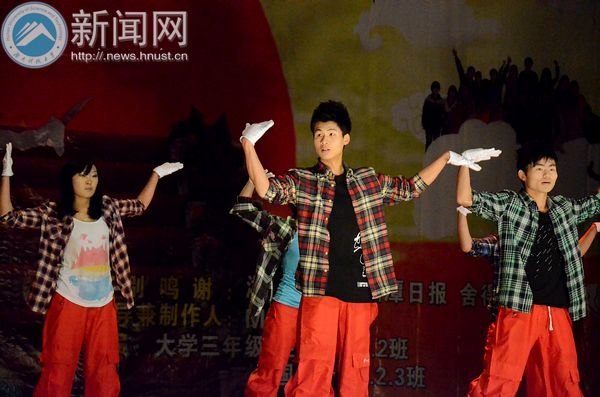 寓教于乐 外教Mindia用艺术演绎人生