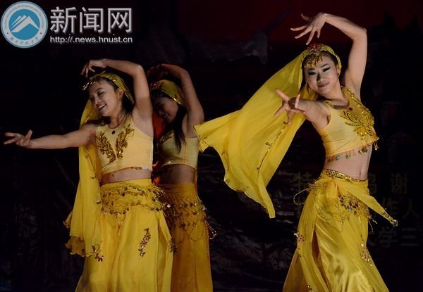 寓教于乐 外教Mindia用艺术演绎人生