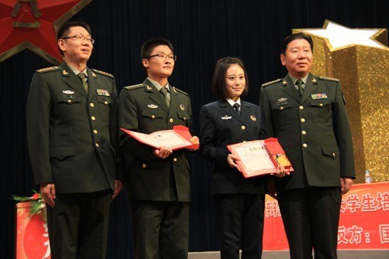 辩论赛场展风采 夺冠献礼党代会——国防生队首获“话青春使命”吴孟超杯军校大学生辩论赛冠军