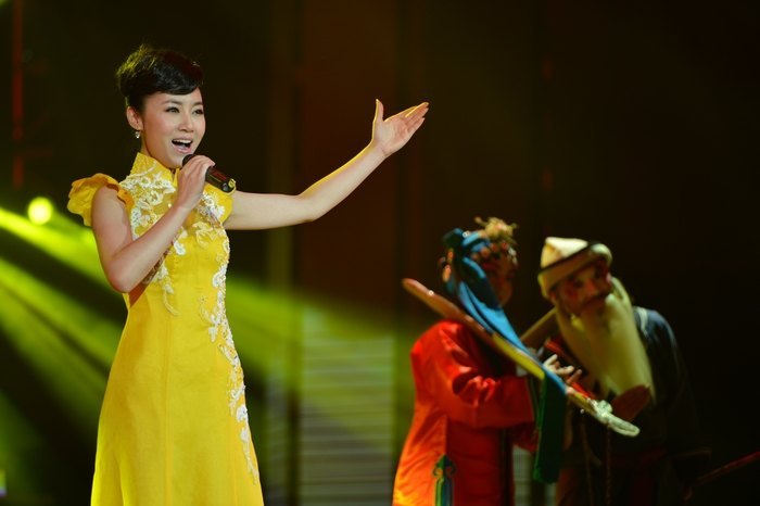 庆祝建校100周年民族器乐歌舞晚会盛大举行