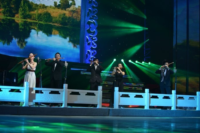 庆祝建校100周年民族器乐歌舞晚会盛大举行