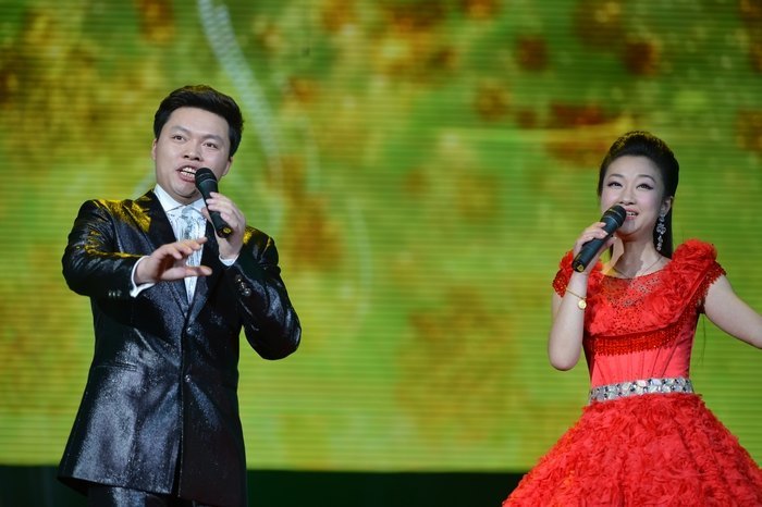 庆祝建校100周年民族器乐歌舞晚会盛大举行