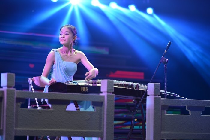 庆祝建校100周年民族器乐歌舞晚会盛大举行