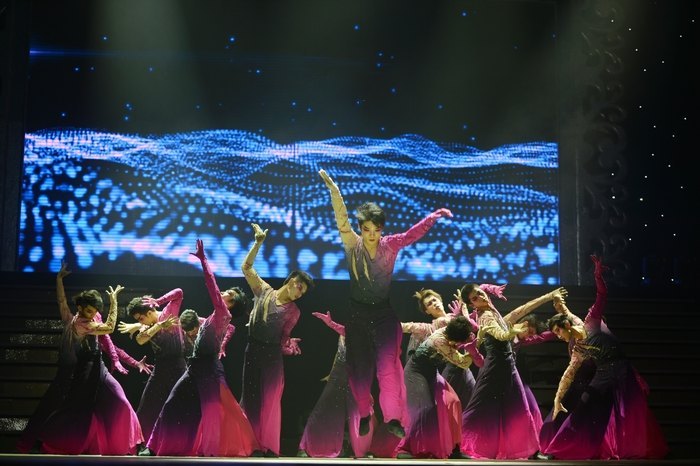 庆祝建校100周年民族器乐歌舞晚会盛大举行