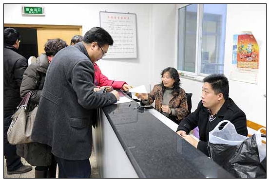 院工会在图书馆四层举办教职工棋牌比赛