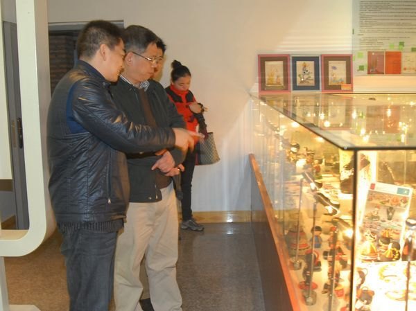 ���Ŵ�ѧ�ֽ�Խ�����У��ר��ѧ������