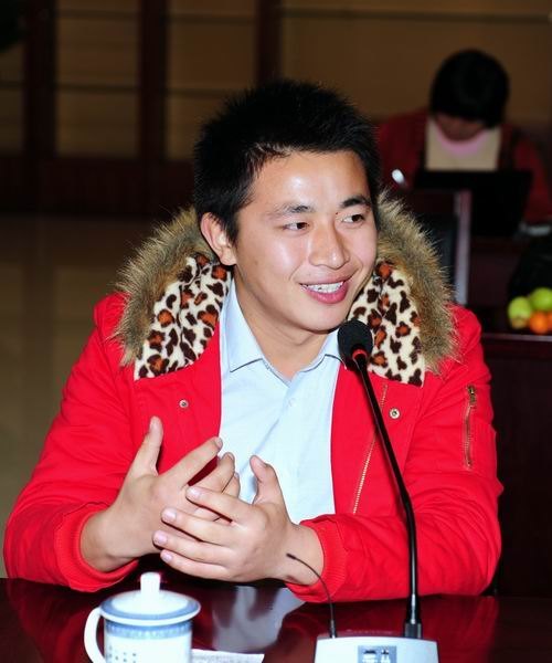 ���ݴ�ѧ�ٿ�У԰�硶�ϴ�ѧ���ۺ���̸��