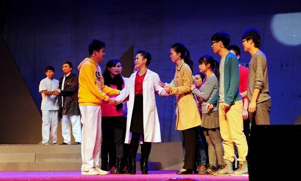 原创校园剧《上大学》走进闽江学院