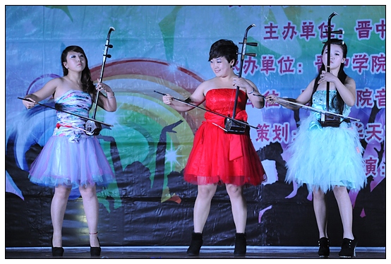 ���촫ý������11��2��ٰ�����ʵ���