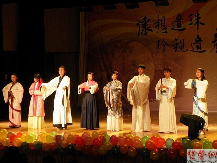 ����ѧԺ�ٰ칫��������������Ļ��Ų�