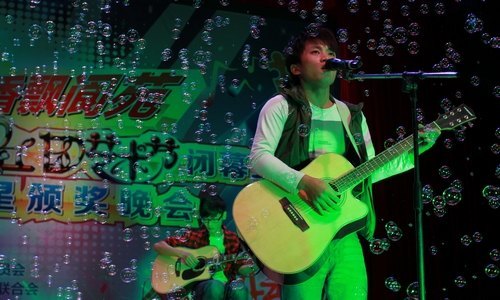 ����ѧԺ���е�ʮһ�����������ڱ�Ļʽ������֮�ǰ佱����