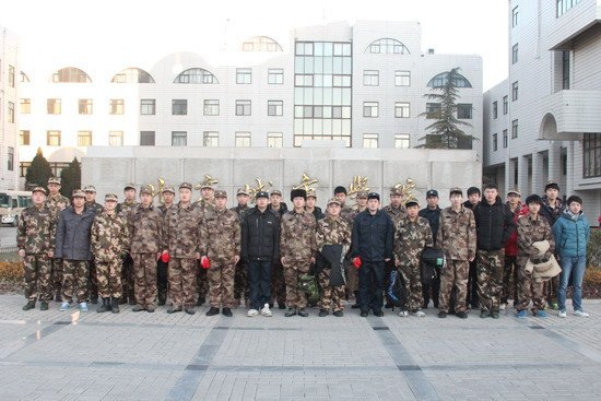 北京城市学院33名学子携笔从戎 奔赴军营