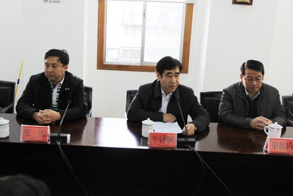 潍坊学院选派的“博士服务团”成员赴滇履新