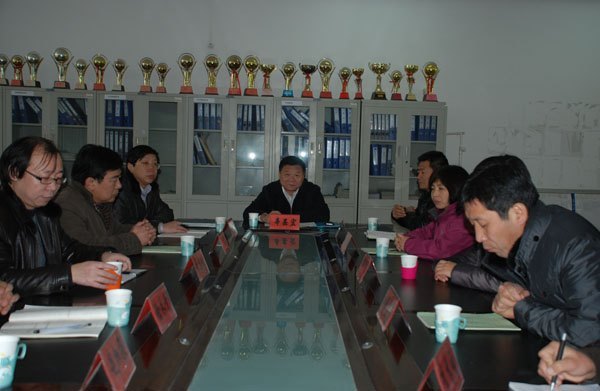 辛丕宏到物理与光电工程学院听课