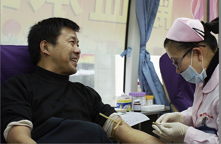 ͼƬ���ţ�ʦ���޳���Ѫ������ᴫ������ѧԺ�˵İ���