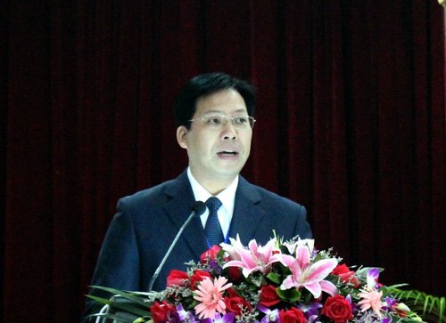 ��������  ������� Ϊʵ��ѧУ��չĿ���Ŭ���ܶ���������ʦ��ѧԺ�����ν̴����ߵ��ߴι�����¡���ٿ�