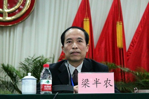 ��������  ������� Ϊʵ��ѧУ��չĿ���Ŭ���ܶ���������ʦ��ѧԺ�����ν̴����ߵ��ߴι�����¡���ٿ�