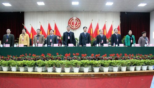 ��������  ������� Ϊʵ��ѧУ��չĿ���Ŭ���ܶ���������ʦ��ѧԺ�����ν̴����ߵ��ߴι�����¡���ٿ�