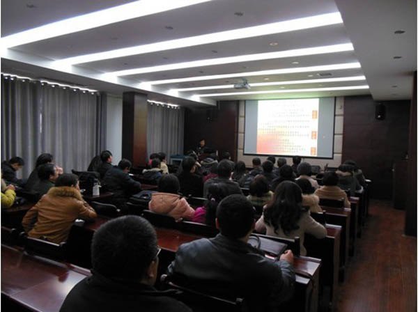 景德镇陶瓷学院集中开展党的十八大精神宣讲活动