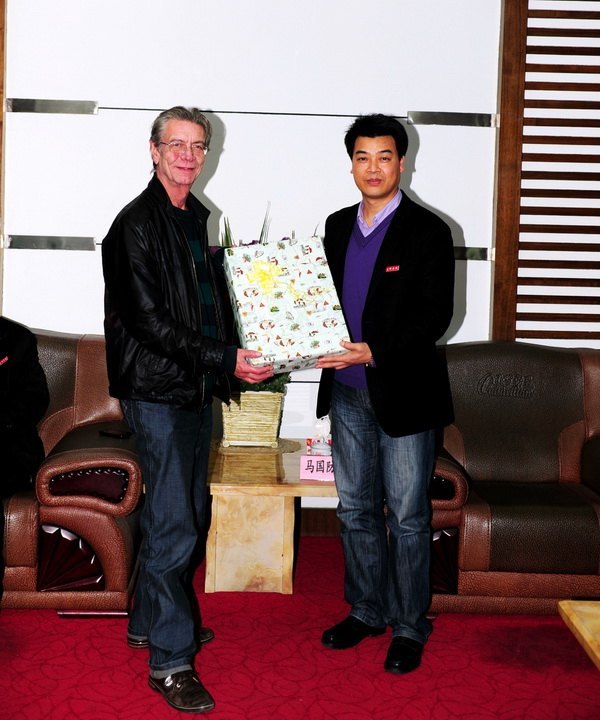 ������������У�쵼����⼮��ʦ