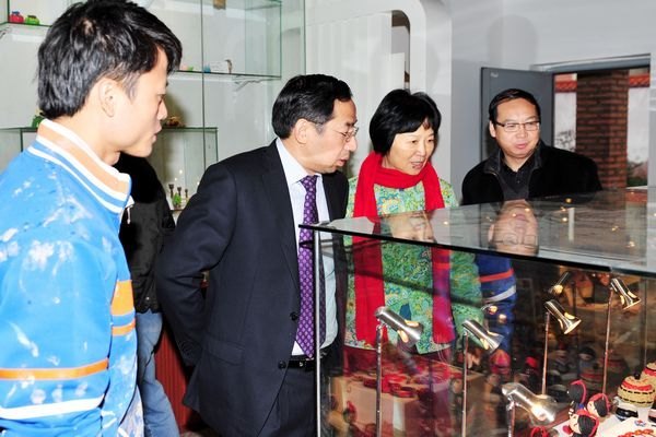 ����У�������������̨̨��