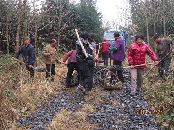 武汉工程大学“三万”工作组工作纪实(六)