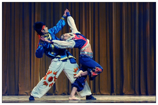 ����ѧԺ�׽��赸���ڲ������þ��б�ҵ�㱨�ݳ�