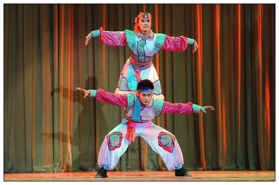 ����ѧԺ�׽��赸���ڲ������þ��б�ҵ�㱨�ݳ�