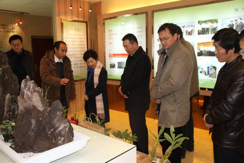 省教育厅科学研究与研究生教育处、教育宣传中心领导莅临皖西学院调研霍山石斛产业化开发工作