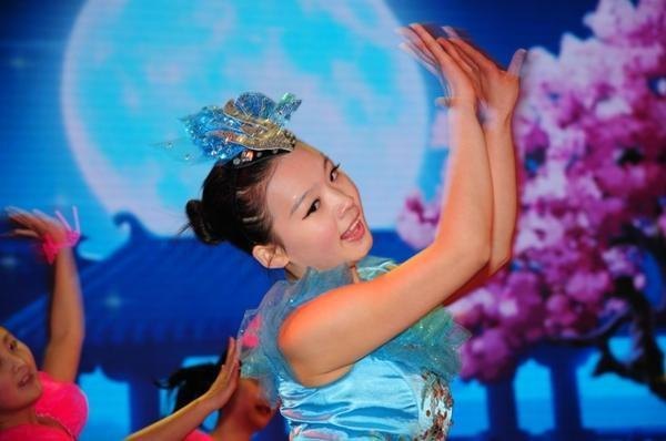 长沙师范学校举行2013届毕业生供需见面会【组图】