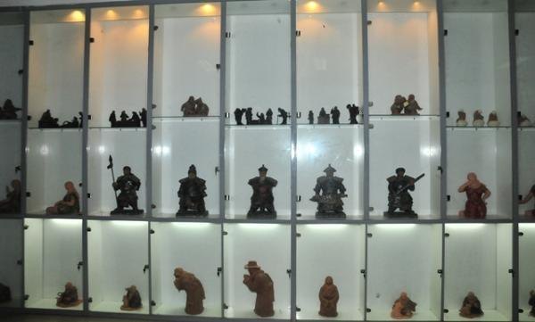 钱正财雕塑工作室作品展开展