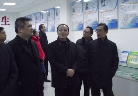 马鞍山市市委副书记訾金雷等领导来河海大学文天学院大学生创业超市视察指导工作