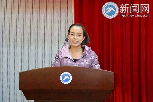 2012年社会实践暨青年志愿服务工作总结表彰大会举行