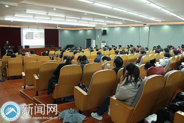 2012年度学生工作考评汇报总结大会顺利召开