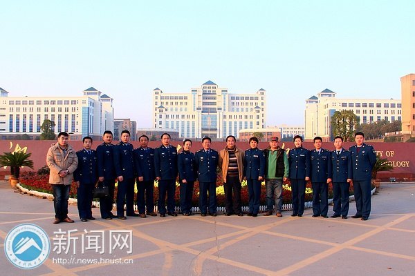 空军招飞局广州选拔中心领导来湖南科技大学指导工作